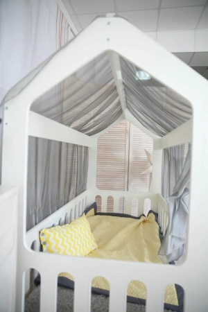 Кровать Сказка (Домик) Белая/Спальное Место 800 х 1600 мм